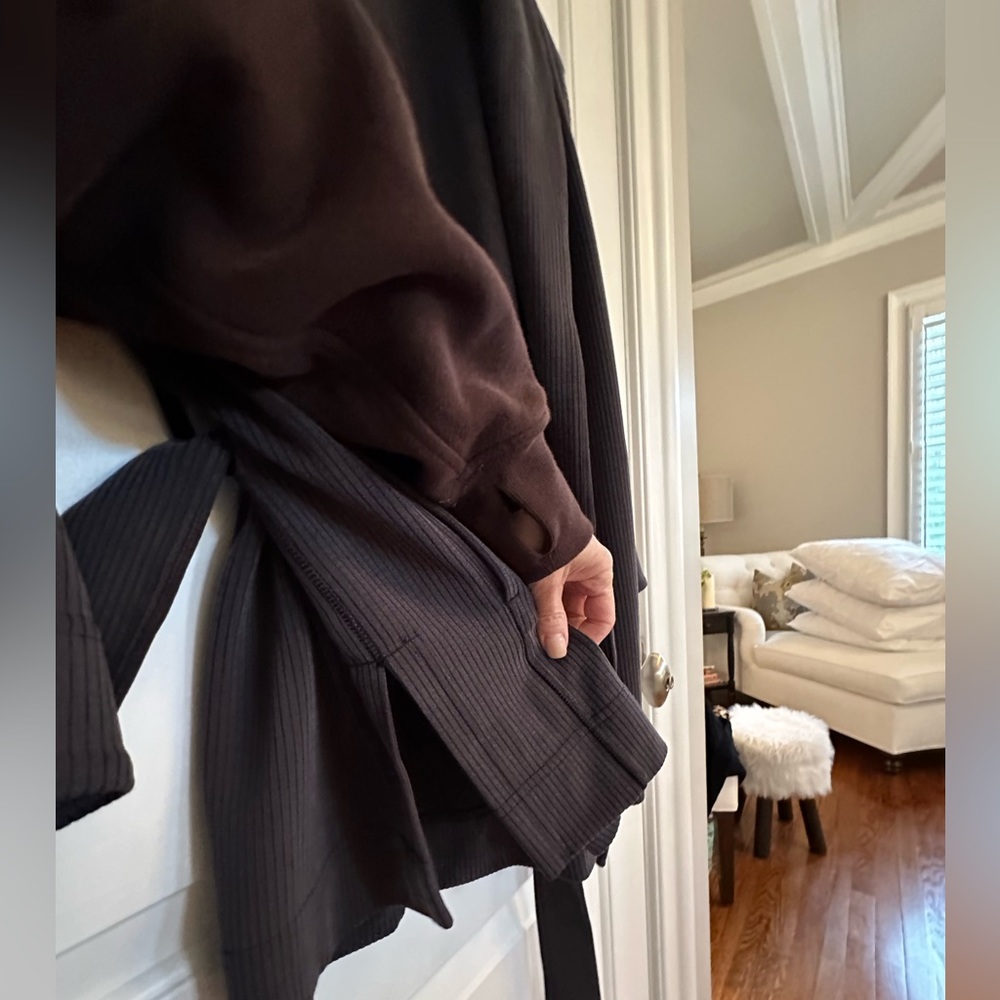 Lululemon Soft Stream, Pants And Matching Jacket. - image 8